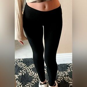 Aritzia Butter Soft Low-rise leggings